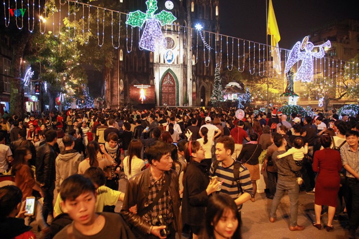 クリスマスを祝う活動 - ảnh 1