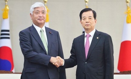 防衛相と米国防長官 緊密な連携を確認 - ảnh 1