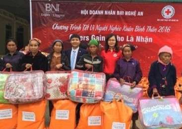 各地で、貧困者がテトを迎えるため支援 - ảnh 1