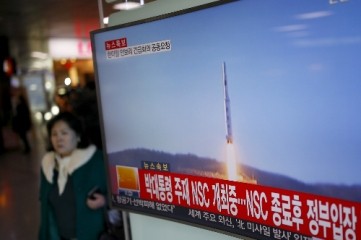  朝鮮が長距離弾道ミサイルを発射 - ảnh 1