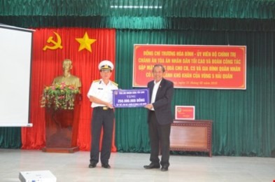 最高裁のビン長官、フーコク島を視察 - ảnh 1