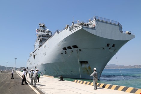 フランスの軍艦、ベトナムを訪問 - ảnh 1