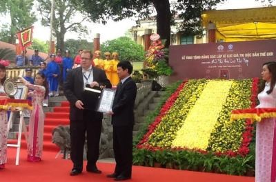 ベトナムの詩集、「世界での唯一の本」として認定 - ảnh 1