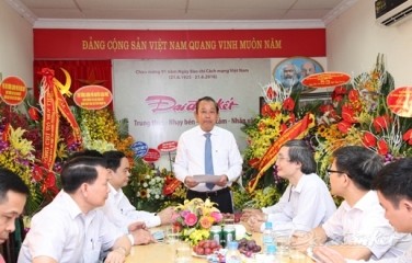 党、国家の指導者、報道機関を訪れ - ảnh 2