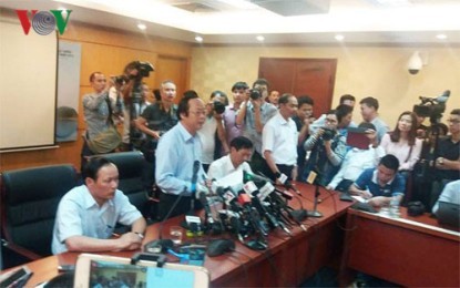 各国メディア、魚大量死に賠償を報道 - ảnh 1