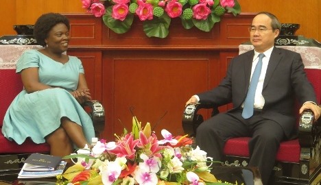 祖国戦線議長、世銀の副総裁と会見  - ảnh 1