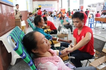 「赤の旅」献血運動 - ảnh 1