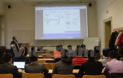 チェコ在留若い知識人の科学シンポジウム - ảnh 1