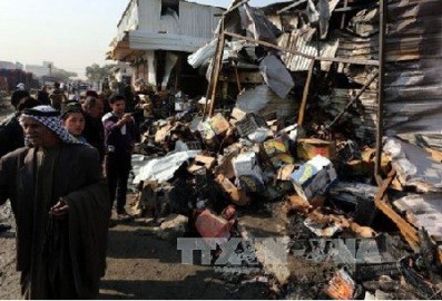 イスラム教寺院で自爆テロ、６０人死亡　パキスタン南部 - ảnh 1