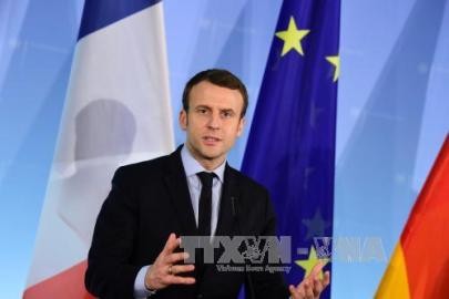 仏大統領選で初のＴＶ討論　マクロン氏優勢 - ảnh 1