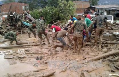 コロンビアの土砂崩れ、死者２００人超　災害緊急事態を宣言 - ảnh 1