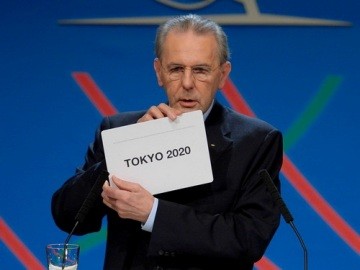 東京五輪・パラに向け 東京港で大規模建設工事相次ぐ - ảnh 1