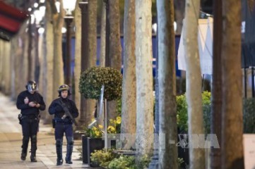 仏大統領選 支持率急伸の左派候補が最後の演説 - ảnh 1