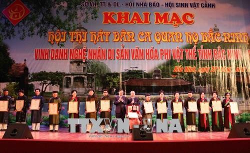 Reconocen a artistas vietnamitas de legados culturales  - ảnh 1