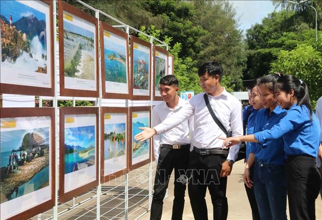 チャビン省で ベトナムのホアンサ・チュオンサ両群島に関する展示会 - ảnh 1