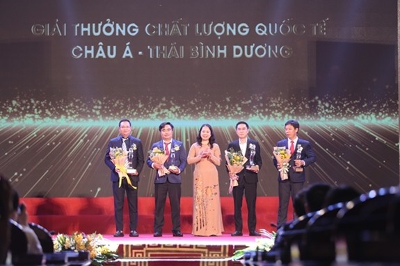 116社に国家品質賞を授与 - ảnh 1