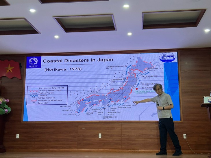 ハノイ水利大学の学生の指導に熱心な日本人教授 - ảnh 1