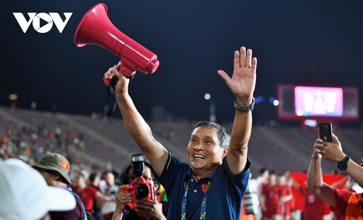 ベトナムの女子サッカー代表のベテラン監督マイ・ドゥック・チュン - ảnh 2