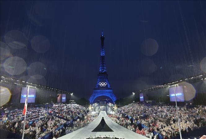 トム・クルーズ　パリ五輪閉会式で“ - ảnh 1