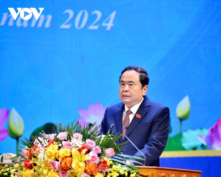 マン国会議長：バクザン省を早期に全国でかなり発達した地方に - ảnh 1