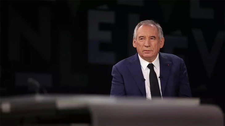 フランス 新内閣の閣僚名簿発表 少数与党に早くも野党の圧力 - ảnh 1