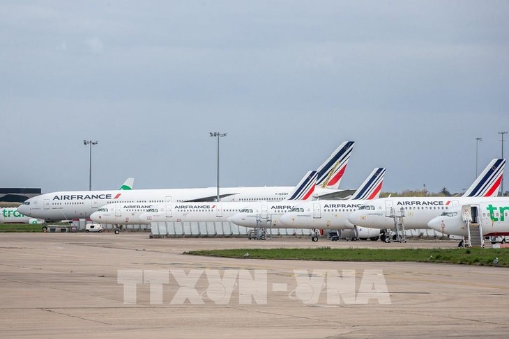 仏航空管制官がスト、旅行シーズンに数百便が欠航 - ảnh 1