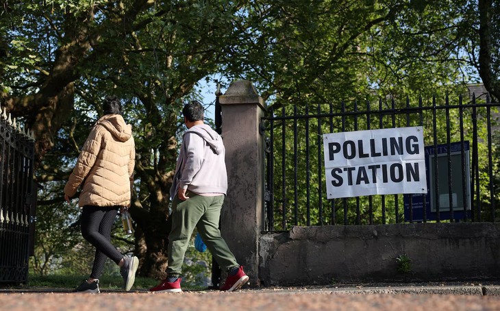 英、選挙権年齢を16歳に引き下げへ - ảnh 1