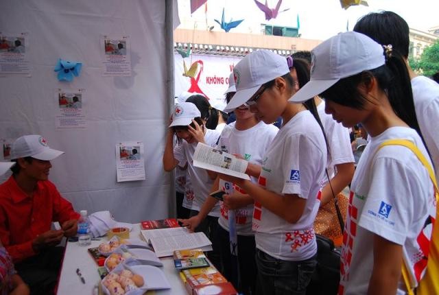 Ha Noi menyambut Bulan aksi nasional tentang pencegahan dan penanggulangan HIV - ảnh 1