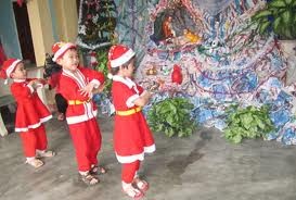 Suasana menyambut Hari  Natal  melanda seluruh Vietnam-2011 - ảnh 1