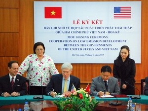 Kerjasama  pengembangan emisi rendah antara  Vietnam dan Amerika Serikat. - ảnh 1