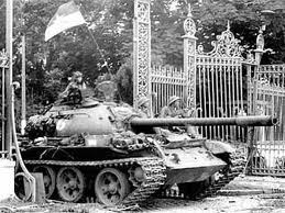 Kemenangan bersejarah 30 April 1975 hidup selama-lamanya - ảnh 1