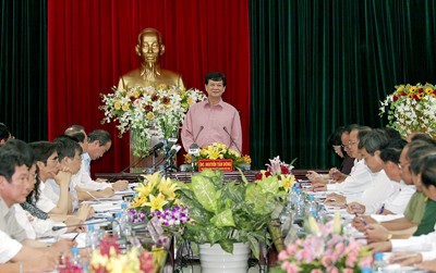 PM Nguyen Tan Dung mengadakan temu kerja dengan pimpinan provinsi Vinh Long - ảnh 2