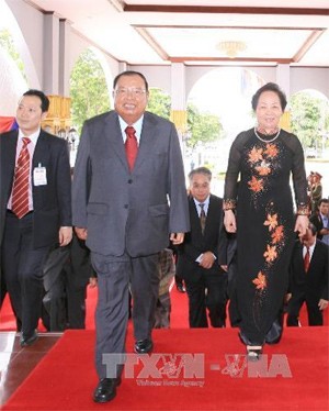 Wapres  Vietnam Nguyen Thi Doan  melakukan kunjungan resmi di Laos - ảnh 1