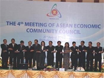 Dialog  Menteri Ekonomi ASEAN dan para penasehat bisnis ASEAN - ảnh 1