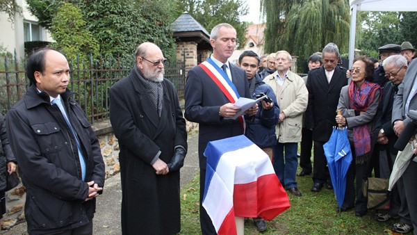 Memasang papan Rumah sejarah dalam perundingan Perjanjian Paris tentang Vietnam - ảnh 1