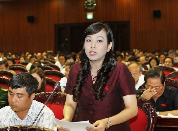 MN Vietnam angkatan ke-13 membahas RUU tentang Pertanahan (amandemen) - ảnh 2