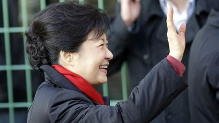 Tantangan-tantangan yang sedang dihadapi Presiden wanita pertama di Republik Korea - ảnh 1