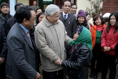 Sekjen KS PKV Nguyen Phu Trong  melakukan kunjungan kerja di provinsi Lao Cai - ảnh 1