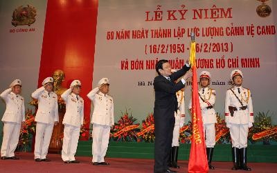 Membangun  pasukan pengawal  Vietnam setingkat dengan kawasan - ảnh 1