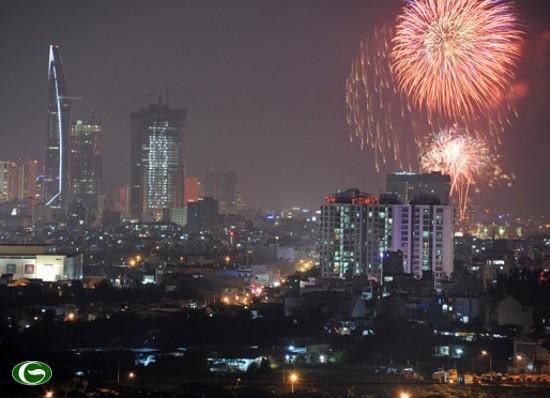 Aktivitas-aktivitas  untuk mnyambut hari pembebasan total Vietnam Selatan dan  penyatuan Tanah Air  diadakan di seluruh Vietnam. - ảnh 1