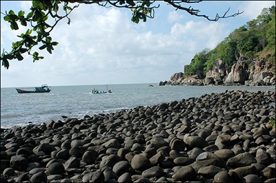 Gugus pulau  Hon Khoai -  butir mutiara   di wilayah laut di bagian barat daya Tanah Air - ảnh 2