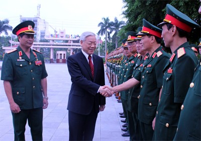 Sekjen KS PKV Nguyen Phu Trong menghadiri pembukaan tahun ajar baru  di Akademi Pertahanan - ảnh 1