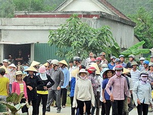 Propinsi Nghe An melakukan jumpa pers tentang kasus yang terjadi di kabupaten Nghi Loc - ảnh 1