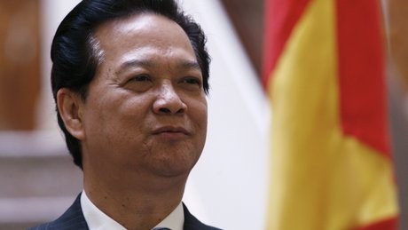 PM Vietnam, Nguyen Tan Dung berangkat menuju ke Brunei Darussalam untuk menghadiri  KTT  ASEAN-23 - ảnh 1