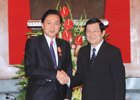 Presiden Vietnam, Truong Tan Sang  menerima mantan PM Jepang Hatoyama Yukio - ảnh 1