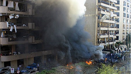 Vietnam  mengutuk  serangan teror dengan bom  terhadap Kedutaan Besar Iran di Lebanon. - ảnh 1