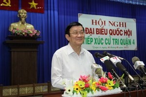 Presiden Vietnam, Truong Tan Sang mengadakan kontak dengan para pemilih kota Ho Chi Minh. - ảnh 1