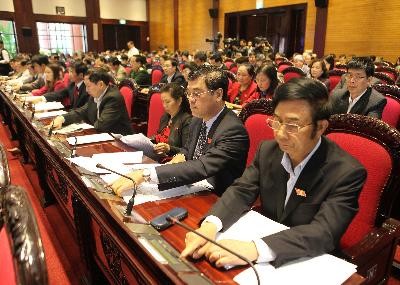 Undang-Undang tentang Pertanahan: Menangani secara tepat  masalah-masalah yang  muncul  tentang pengelolaan dan penggunaan tanah - ảnh 1