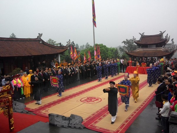 Provinsi Phu Tho mengadakan upacara haul  cikal bakal bangsa  Lac Long Quan. - ảnh 1