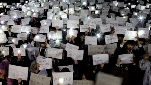 Dunia menyatakan duka cita kepada Republik Korea  setelah tenggelamnya kapal feri SEWOL - ảnh 1